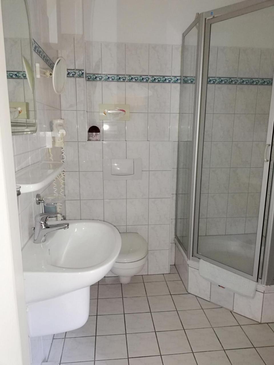 Büdelsdorf Hotel Dorfschaenke מראה חיצוני תמונה