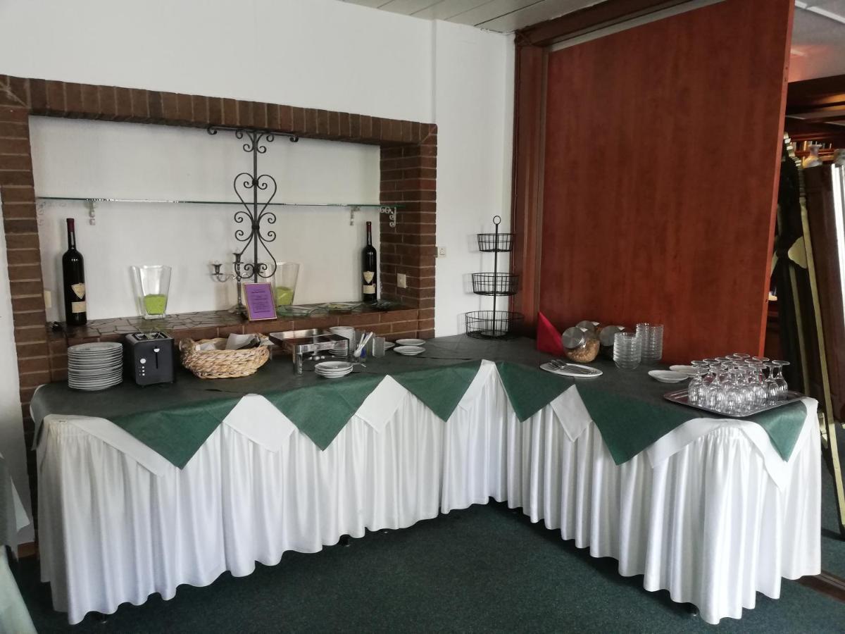 Büdelsdorf Hotel Dorfschaenke מראה חיצוני תמונה