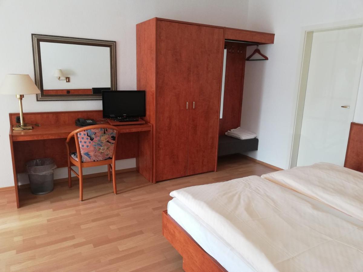 Büdelsdorf Hotel Dorfschaenke מראה חיצוני תמונה