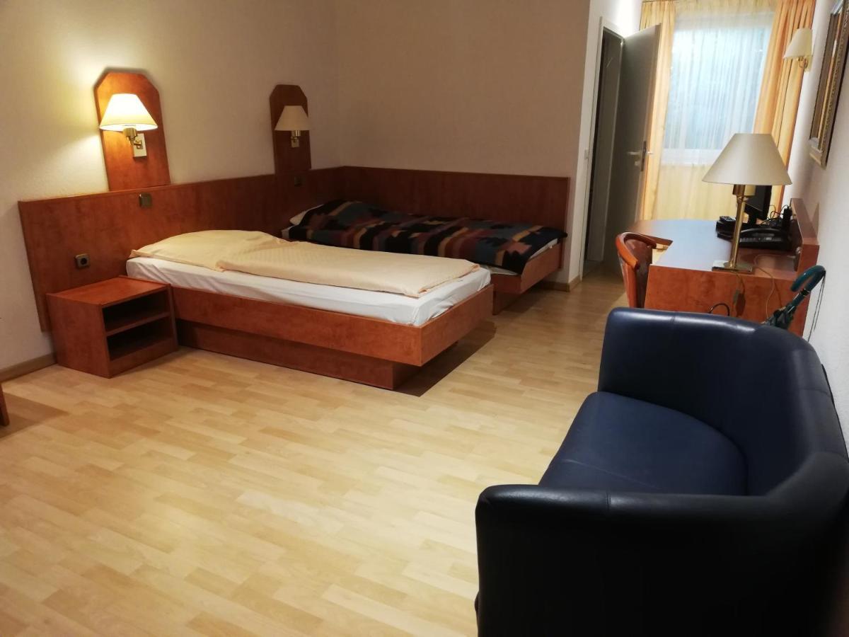 Büdelsdorf Hotel Dorfschaenke מראה חיצוני תמונה