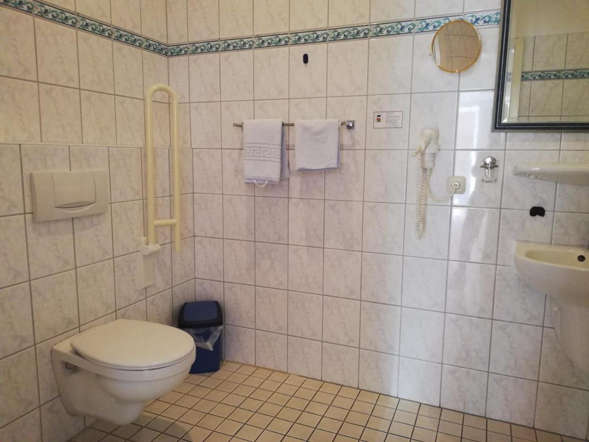 Büdelsdorf Hotel Dorfschaenke מראה חיצוני תמונה