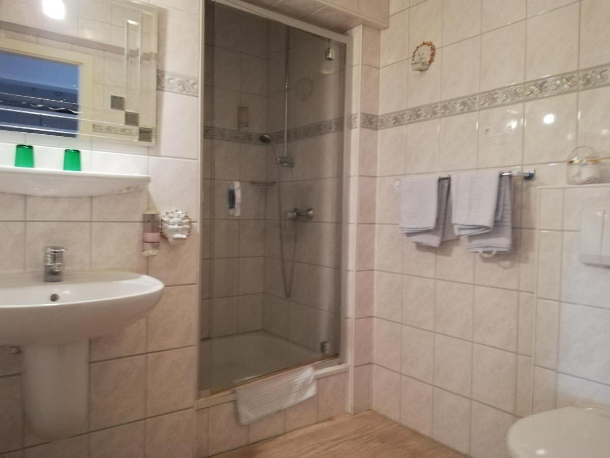 Büdelsdorf Hotel Dorfschaenke מראה חיצוני תמונה